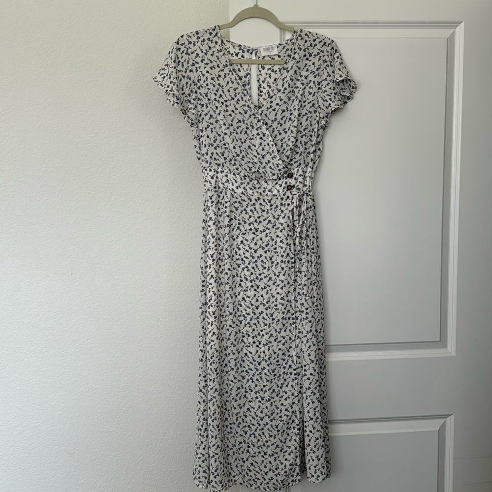 Delicate and feminine summer dress